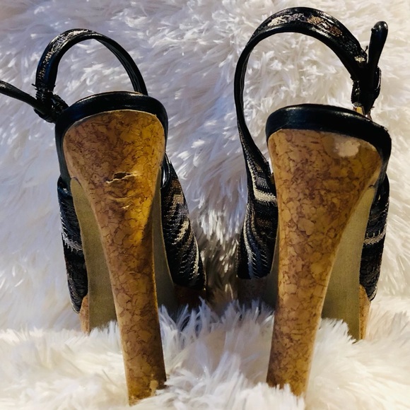 Peep Toe Diva Lounge 5” heels - Picture 5 of 8